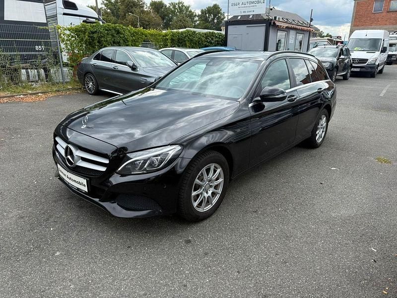Schwarz Gebraucht 2015 Mercedes C180 Kombi | 8.900 € (Fairer Preis) - Bild 1/4