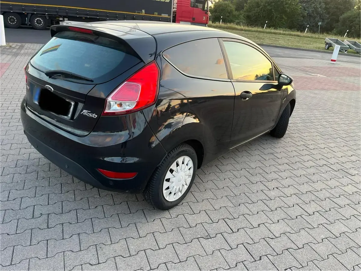 Gebraucht Ford Fiesta 95 PS (69 kW) 2013 Schwarz Van
