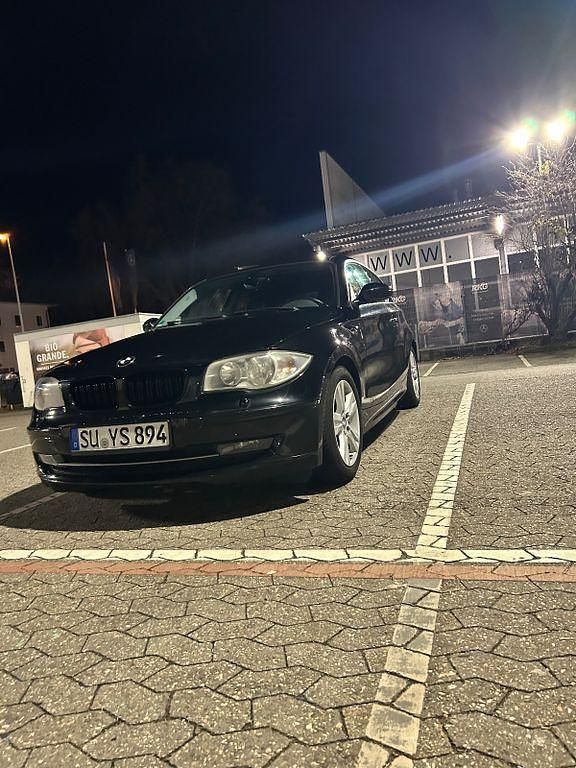 Schwarz Gebraucht 2008 BMW 118 Sport Line Kleinwagen | 3.000 € (Guter Preis) - Bild 1/4