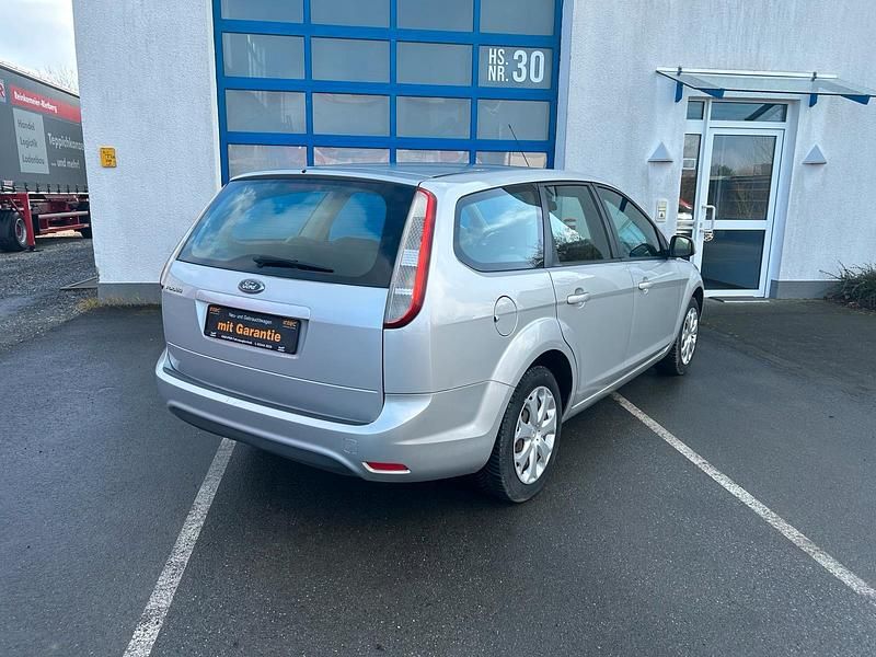 Używany Ford Focus 70 KM (51 kW) 2008 Srebrny Kombi