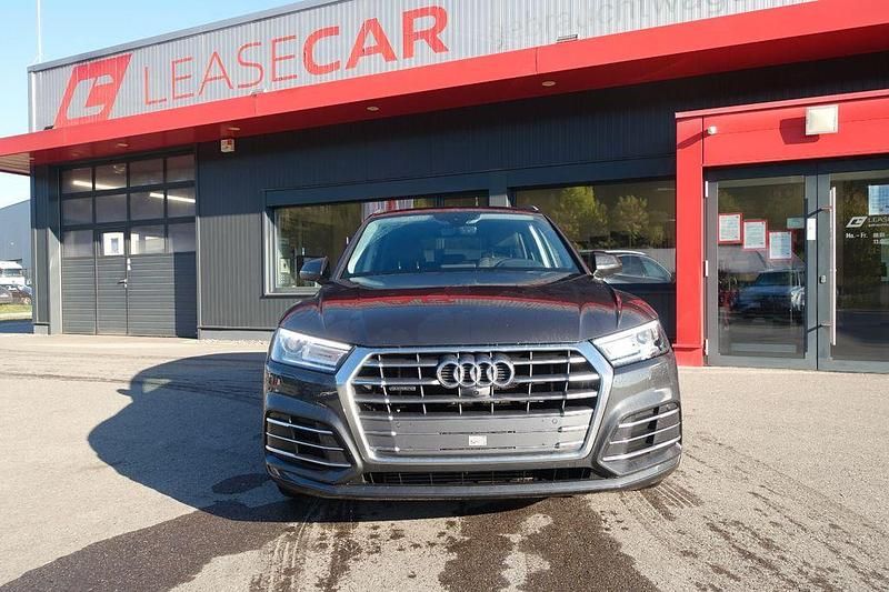 Grau Gebraucht 2021 Audi Q5 Sport SUV | 28.788 € (Superpreis) - Bild 1/4