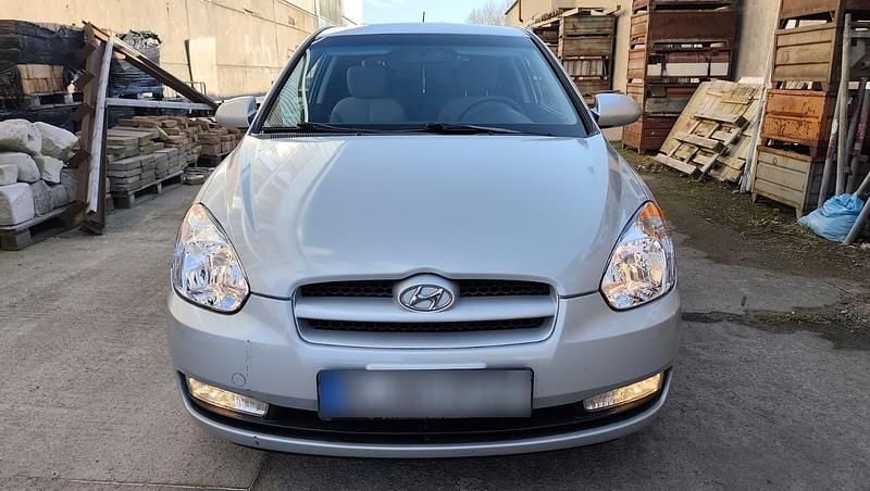 Gebraucht Hyundai Accent 97 PS (71 kW) 2007 Grau Kleinwagen