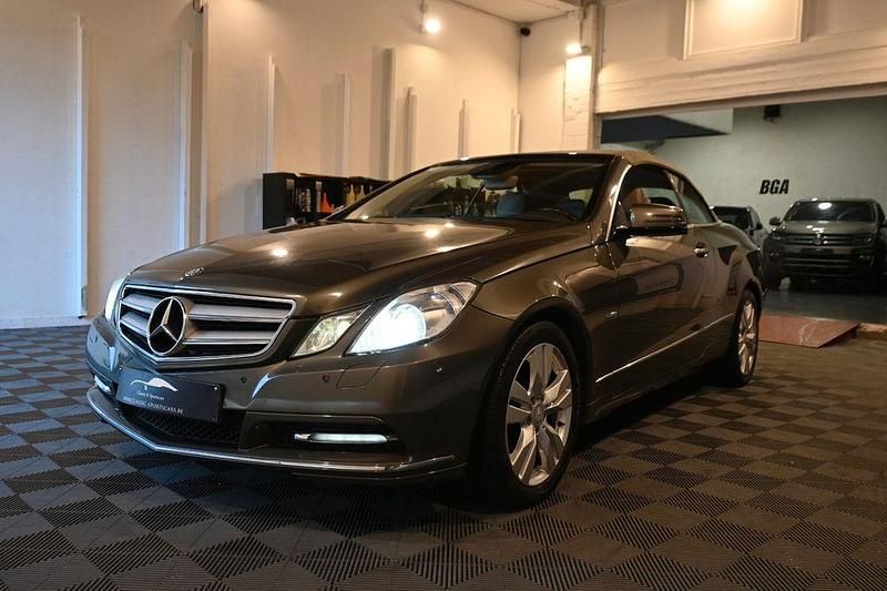 Gebraucht Mercedes E220 170 PS (125 kW) 2012 Grau Cabrio