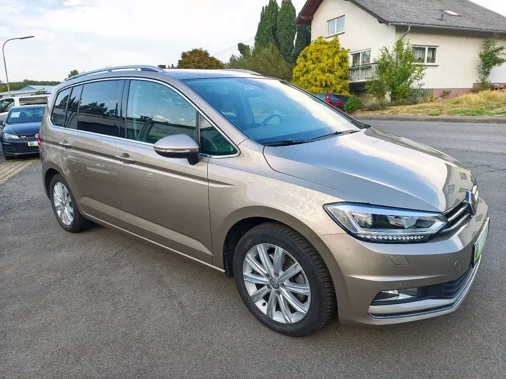 Gebraucht VW Touran Highline 150 PS (110 kW) 2016 Beige Van / Kleinbus