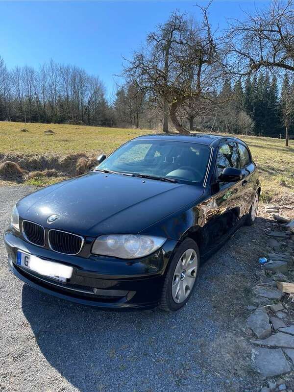 Schwarz Gebraucht 2009 BMW 116 Kleinwagen | 1.250 € - Bild 1/4
