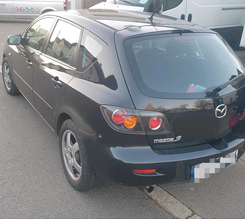 Schwarz Gebraucht 2005 Mazda 3 Limousine | 1.100 € (Guter Preis) - Bild 1/4