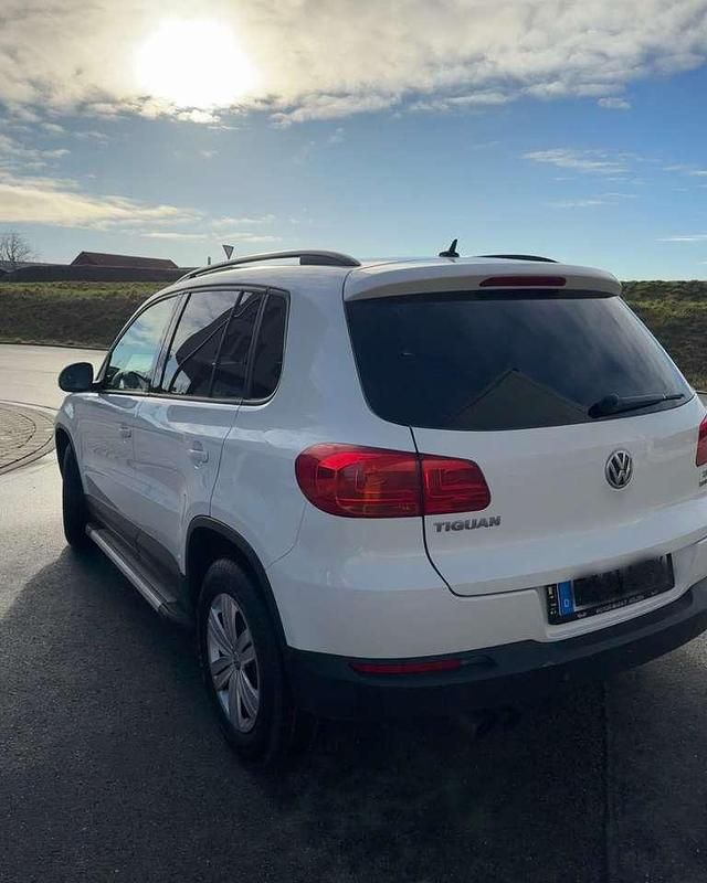 Gebraucht VW Tiguan Trendline 122 PS (89 kW) 2012 Weiß SUV