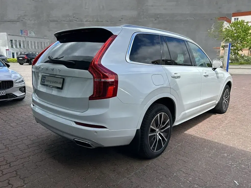 Gebraucht Volvo XC90 Momentum 235 PS (172 kW) 2021 Crystal white pearl (weiß) SUV