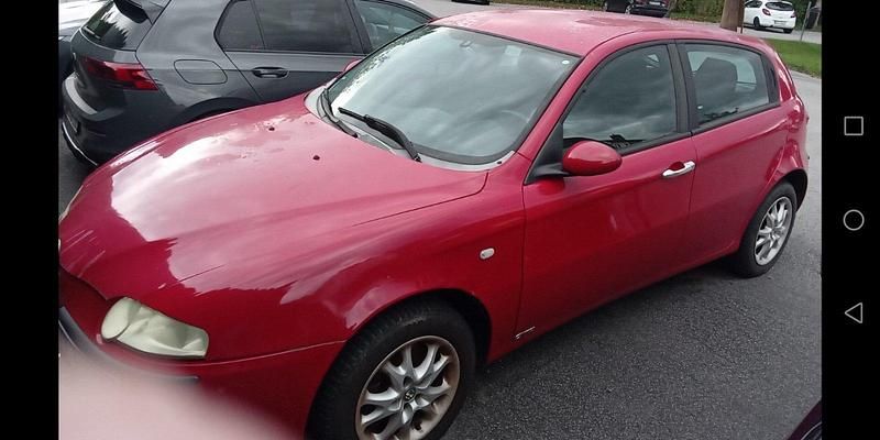 Gebraucht Alfa Romeo 147 105 PS (77 kW) 2004 Rot Kleinwagen