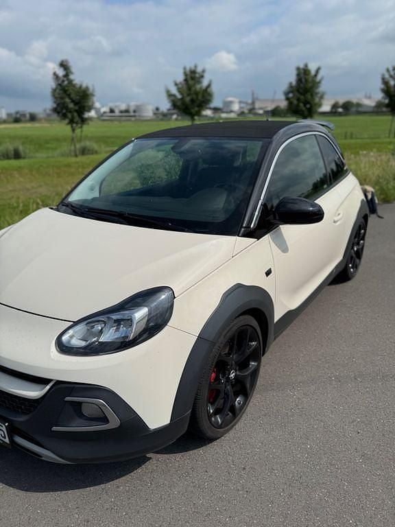 Weiß Gebraucht 2017 Opel Adam Rocks Rocks S Kleinwagen | 11.900 € (Fairer Preis) - Bild 1/4