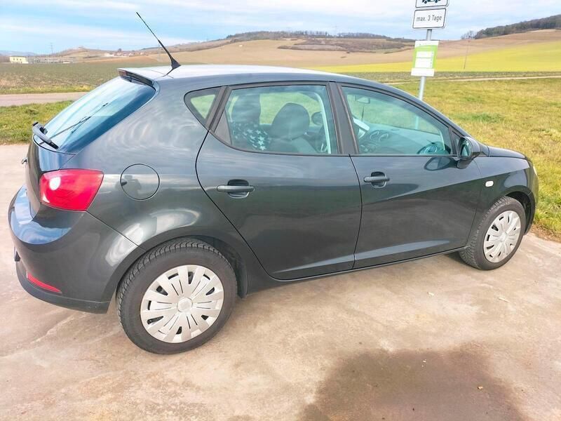 Grau Gebraucht 2009 Seat Ibiza ST Kombi | 2.900 € (Fairer Preis) - Bild 1/4