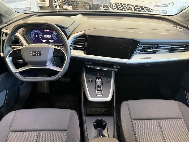 Gebraucht Audi e-tron Advanced Plus 150 kW (204 PS) 2023 Blau navarrablau metallic (metallic) SUV
