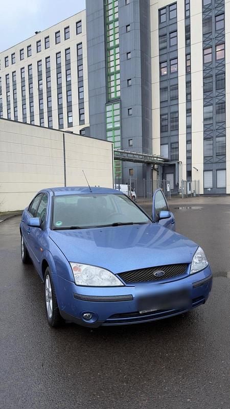 Blau Gebraucht 2002 Ford Mondeo Limousine | 1.000 € (Guter Preis) - Bild 1/4