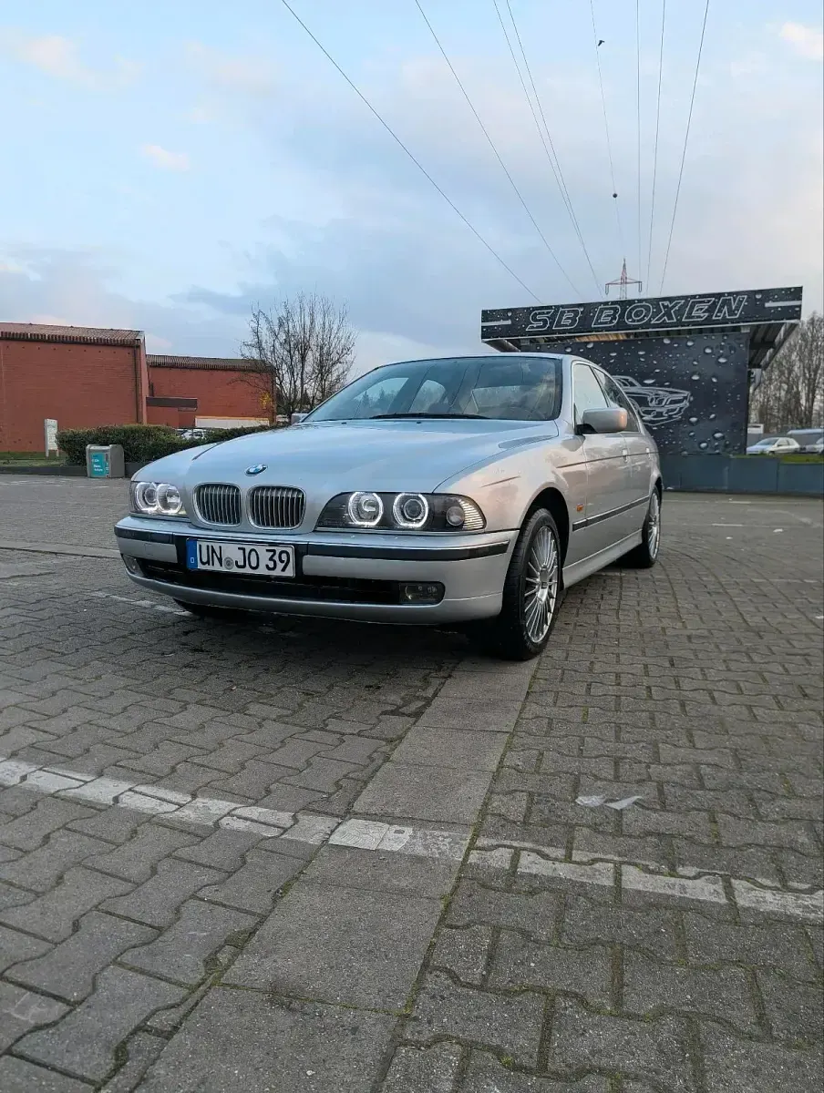 Gebraucht BMW 520 150 PS (110 kW) 1997 Silber Limousine