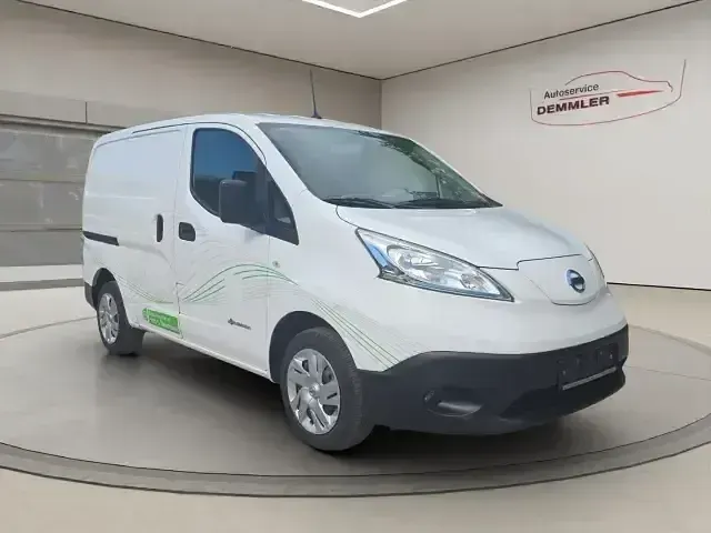 Gebraucht Nissan e-NV200 80 kW (109 PS) 2017 Weiss Van / Kleinbus