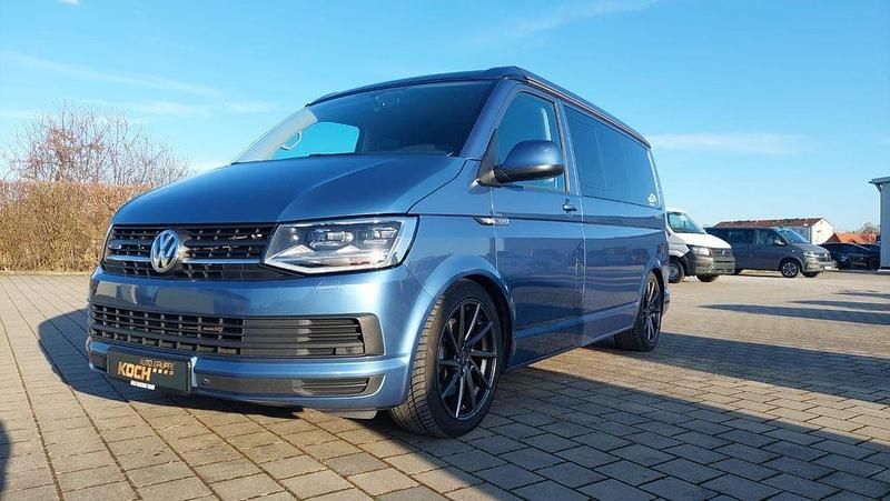 Gebraucht VW California Beach 150 PS (110 kW) 2018 Acapulcoblau metallic Van