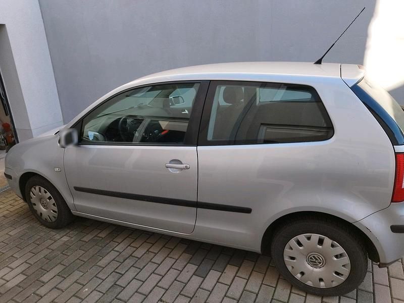 Gebraucht VW Polo 60 PS (44 kW) 2004 Silber Kleinwagen