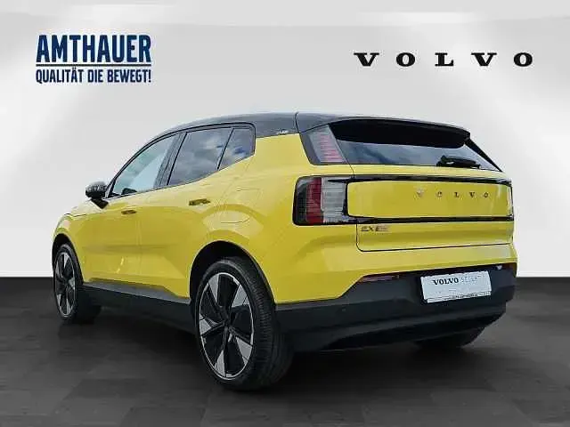 Gebraucht Volvo EX30 Plus 200 kW (272 PS) 2025 Gelb (moss yellow) SUV
