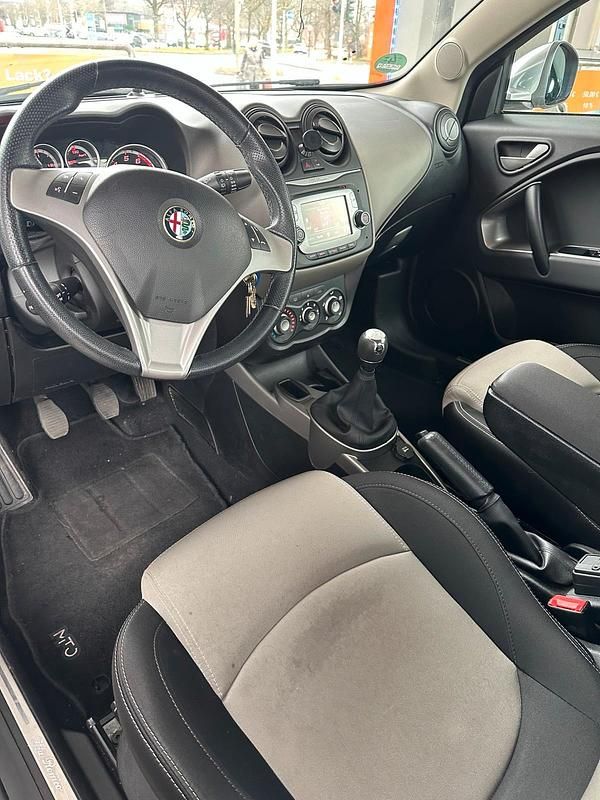 Gebraucht Alfa Romeo MiTo 78 PS (57 kW) 2015 Beige Kleinwagen