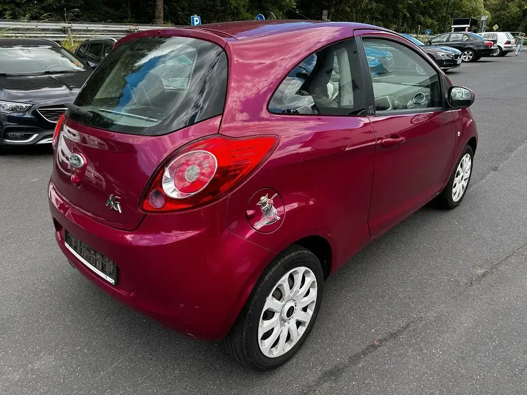 Gebraucht Ford Ka Titanium 69 PS (50 kW) 2009 Funky magenta metallic Kleinwagen
