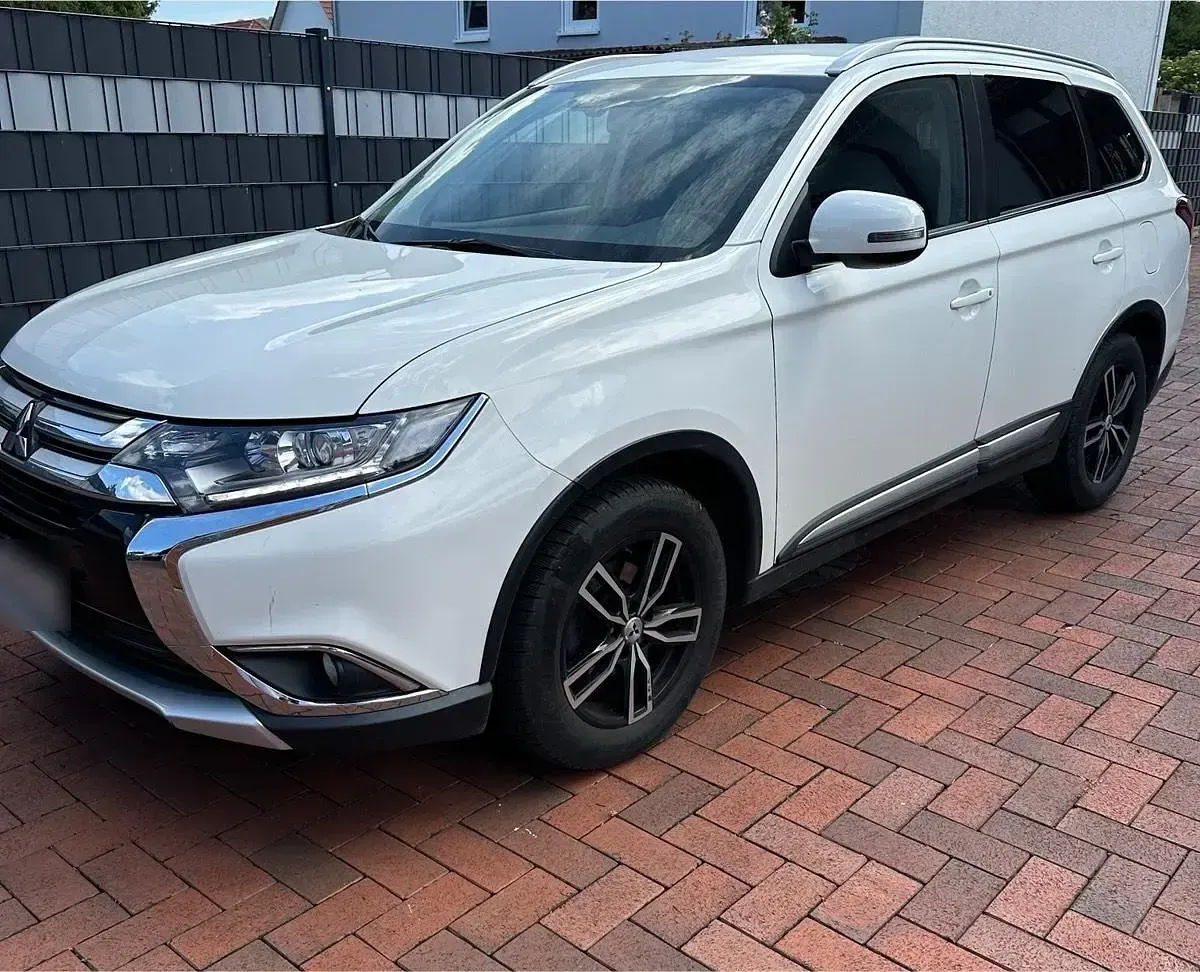 Gebraucht Mitsubishi Outlander 150 PS (110 kW) 2019 Weiß SUV