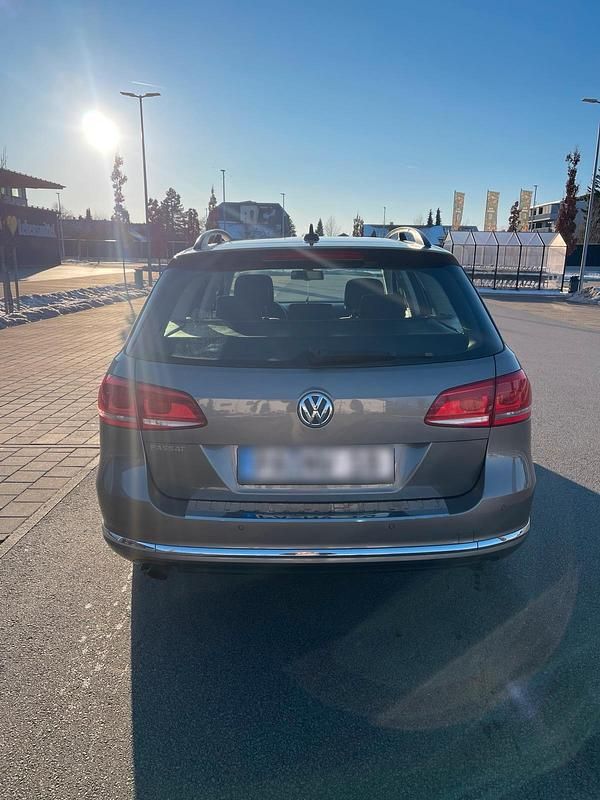 Second-hand VW Passat 122 CP (89 kW) 2011 Maro Break