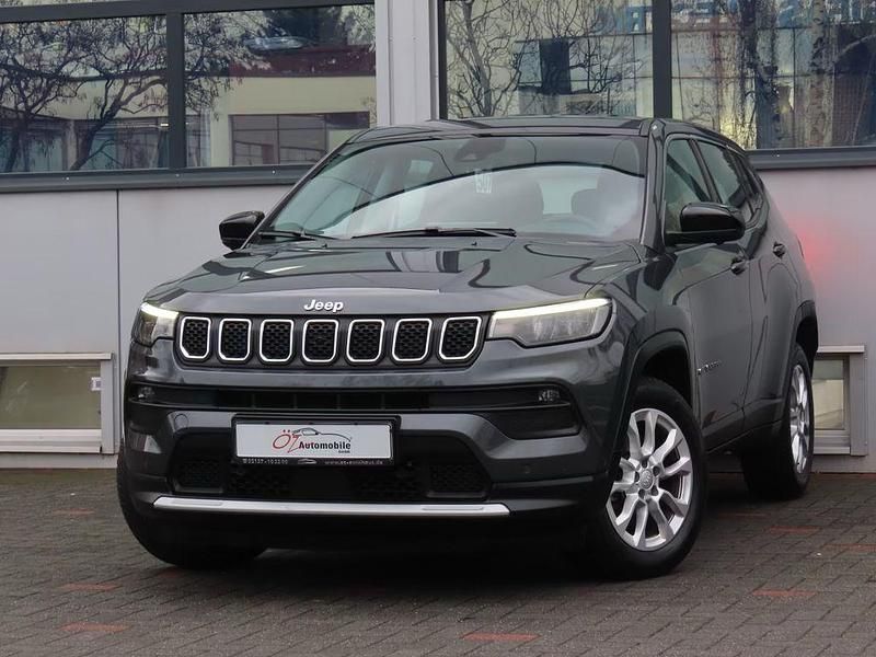 Gebraucht Jeep Compass 131 PS (96 kW) 2024 Grau SUV