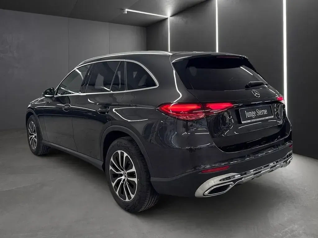 Gebraucht Mercedes GLC200 Avantgarde 204 PS (150 kW) 2025 Grau SUV