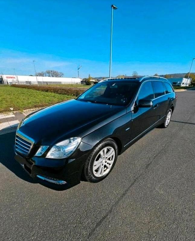 Gebraucht Mercedes E250 204 PS (150 kW) 2012 Schwarz Kombi