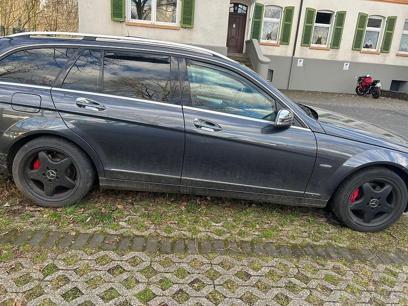 Gebraucht Mercedes C220 Classic 170 PS (125 kW) 2010 Andere farben Kombi