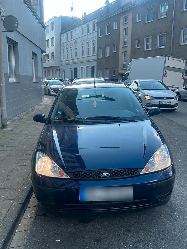 Usata Ford Focus 116 CV (85 kW) 2002 Blu Berlina