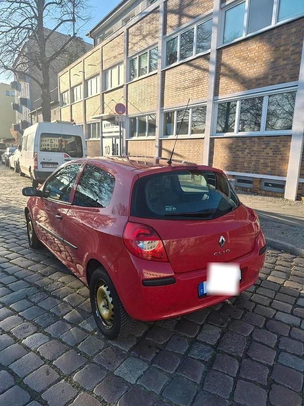 Gebraucht Renault Clio II 75 PS (55 kW) 2008 Rot Kleinwagen