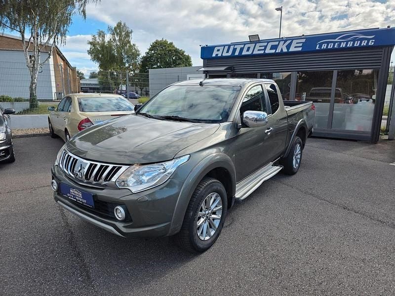 Grün Gebraucht 2017 Mitsubishi L200 Plus Abholung | 12.000 € (Teuer) - Bild 1/4