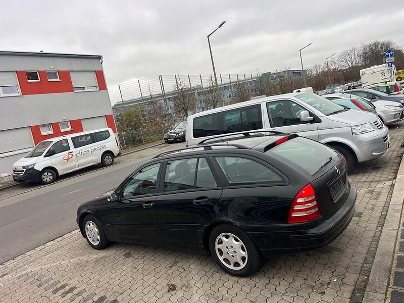 Gebraucht Mercedes C180 Classic 143 PS (105 kW) 2004 Schwarz Kombi