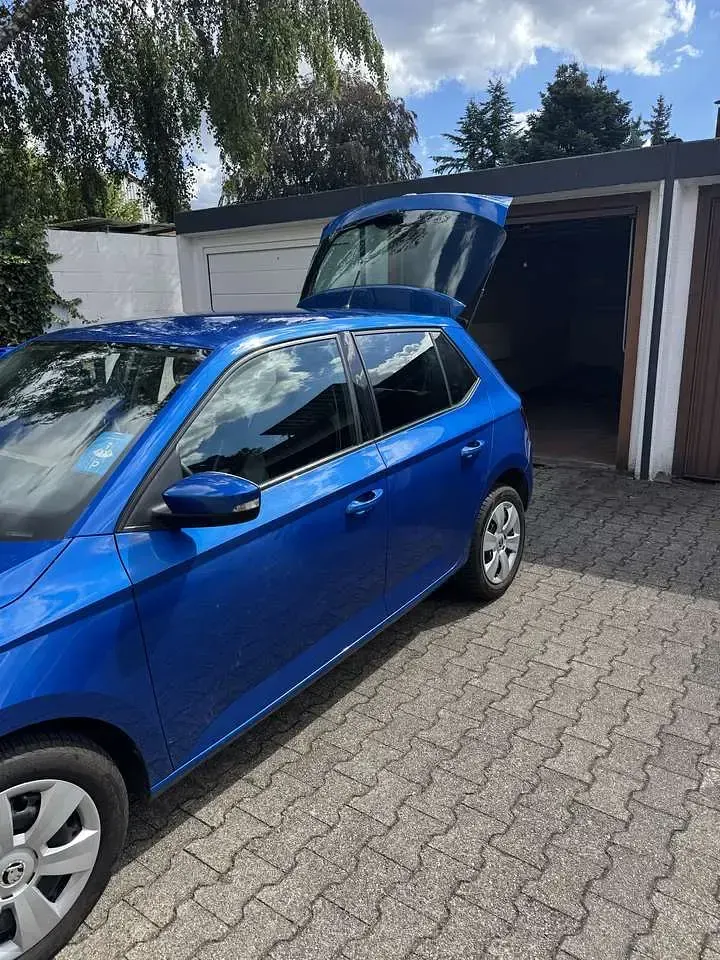Gebraucht Skoda Fabia Ambition 60 PS (44 kW) 2017 Blau Kleinwagen