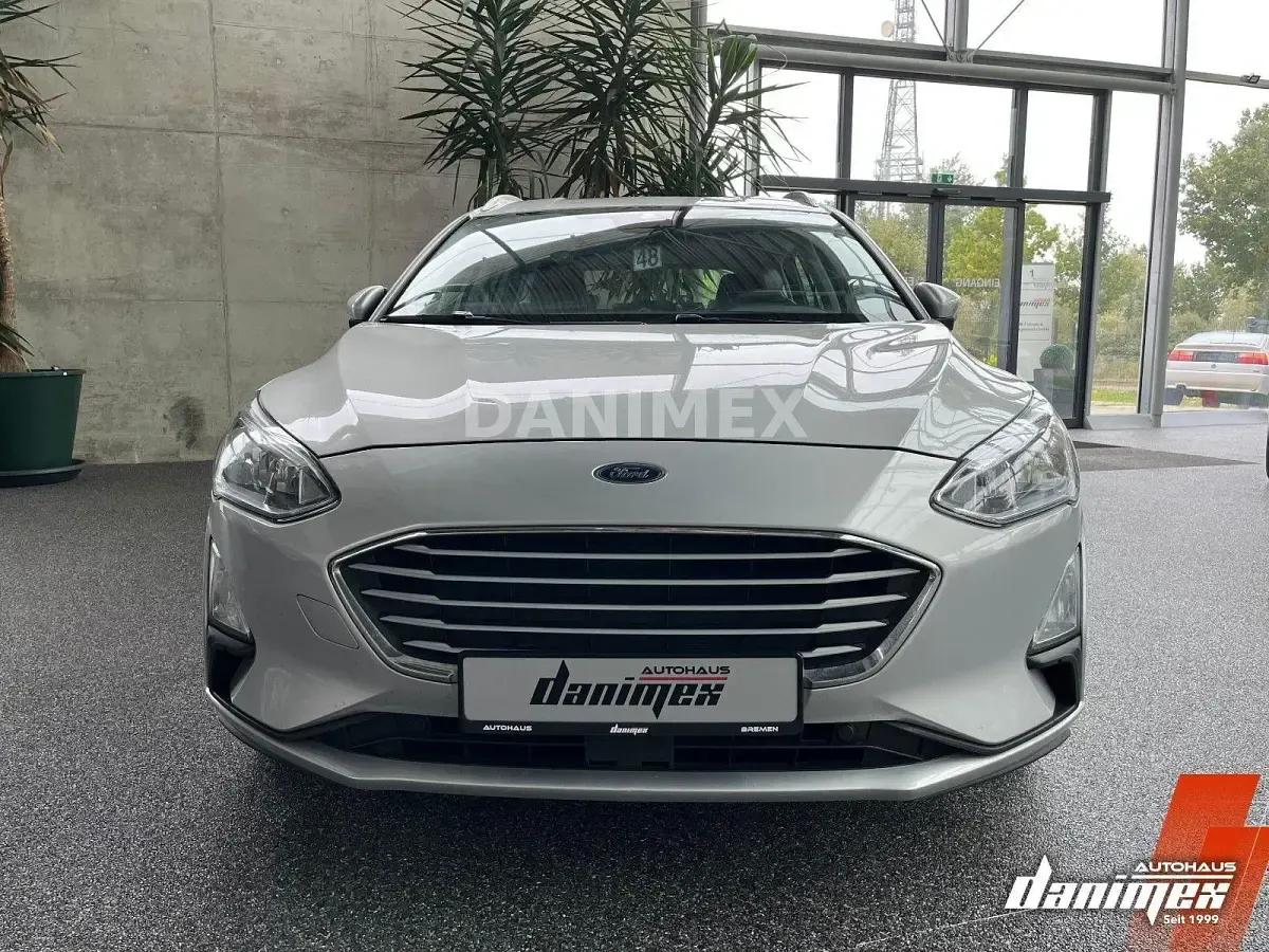 Gebraucht Ford Focus Cool & Connect 120 PS (88 kW) 2019 Silber Kombi
