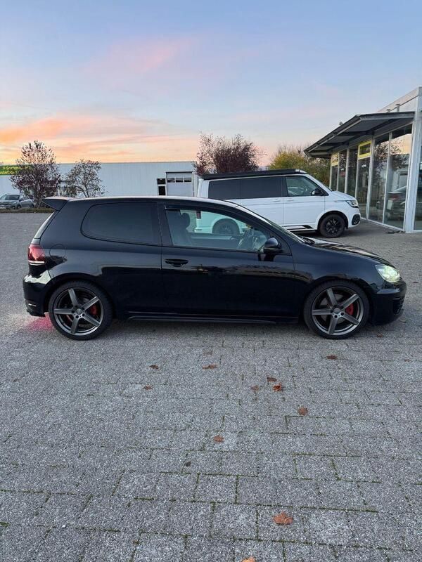 Schwarz Gebraucht 2009 VW Golf VI Highline Kleinwagen | 5.800 € (Etwas zu teuer) - Bild 1/4