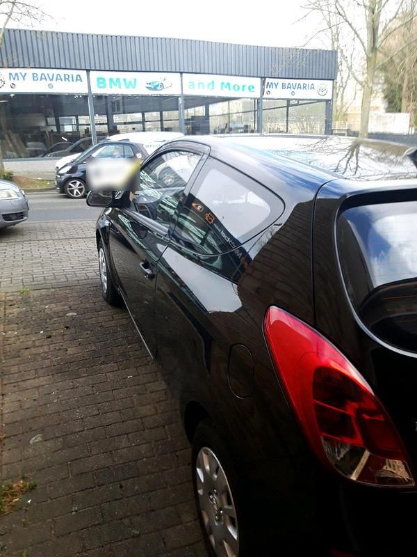 Gebraucht Hyundai i20 85 PS (62 kW) 2013 Schwarz Kleinwagen