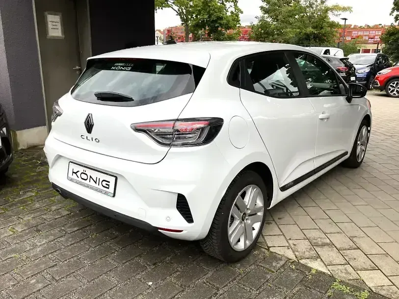 Gebraucht Renault Clio V Evolution 67 PS (49 kW) 2023 Weiß Limousine