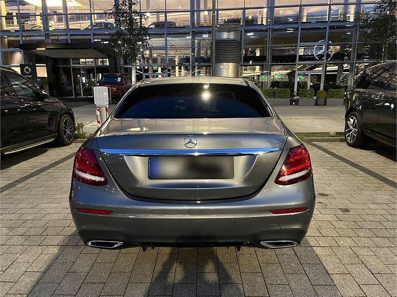 Gebraucht Mercedes E200 AMG 160 PS (117 kW) 2017 Grau Limousine