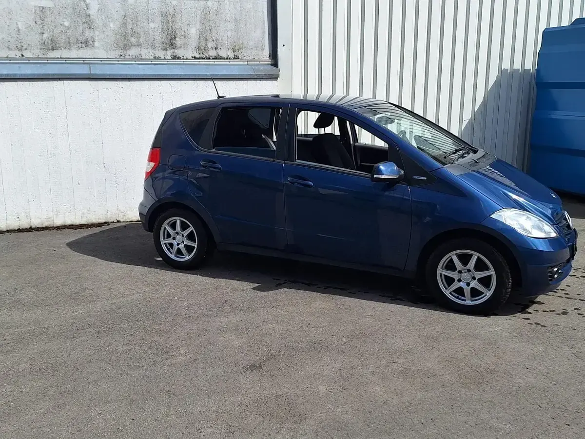 Gebraucht Mercedes A160 95 PS (69 kW) 2010 Blau Kleinwagen