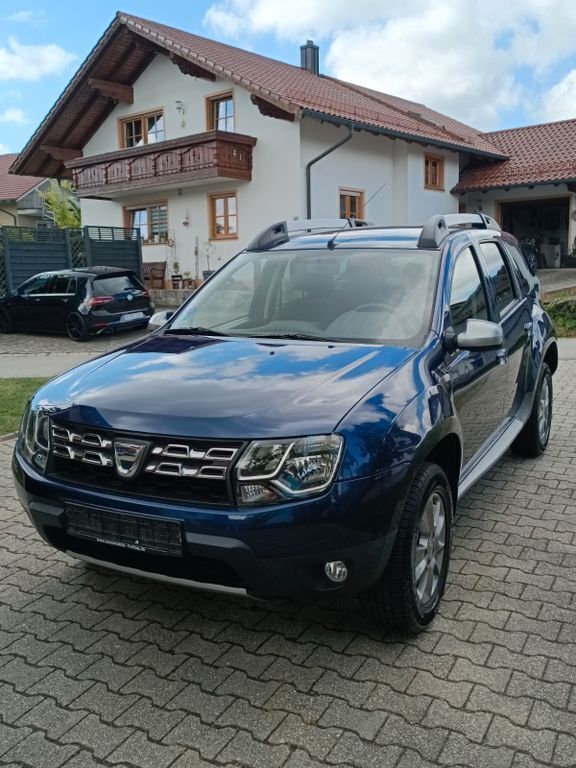 Blau Gebraucht 2015 Dacia Duster Prestige SUV | 9.199 € (Fairer Preis) - Bild 1/4