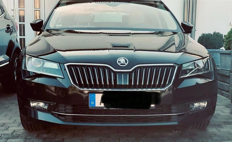 Schwarz Gebraucht 2018 Skoda Superb Style Kombi | 13.999 € (Guter Preis) - Bild 1/4