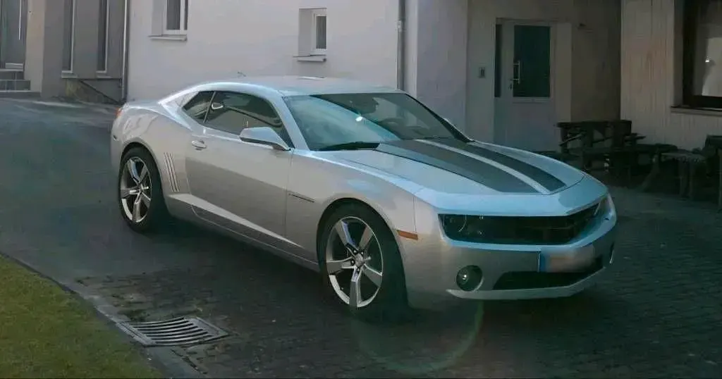 Używany Chevrolet Camaro 330 KM (242 kW) 2010 Srebrny Coupe