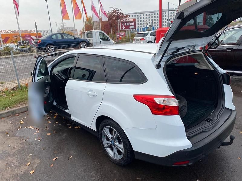 Gebraucht Ford Focus 2014 Weiß Kombi