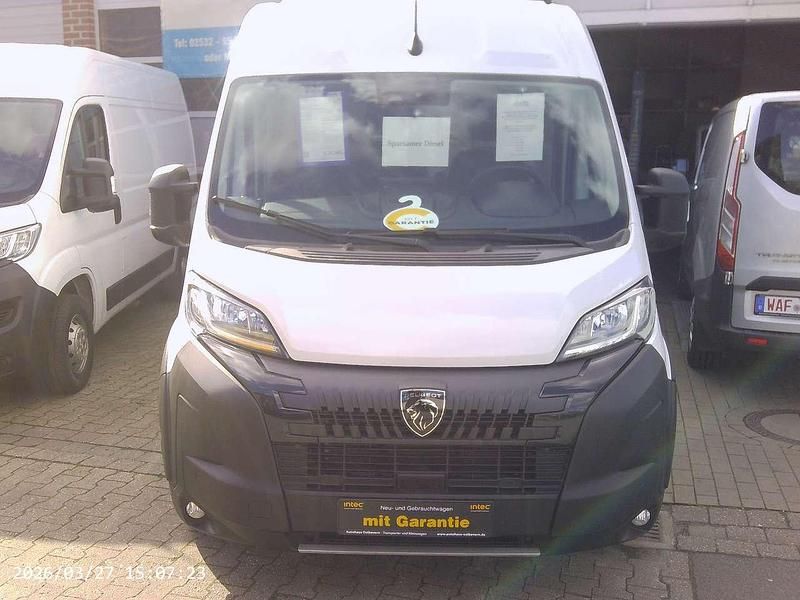 Gebraucht Peugeot Boxer 140 PS (102 kW) 2024 Lackierung weiss icy/typ Van