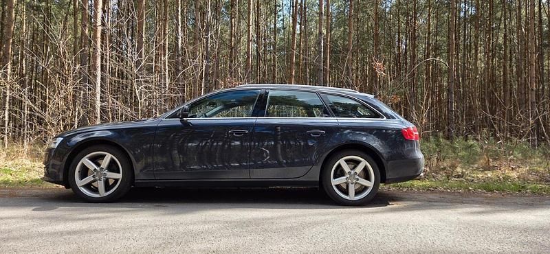 Gebraucht Audi A4 170 PS (125 kW) 2014 Blau Kombi
