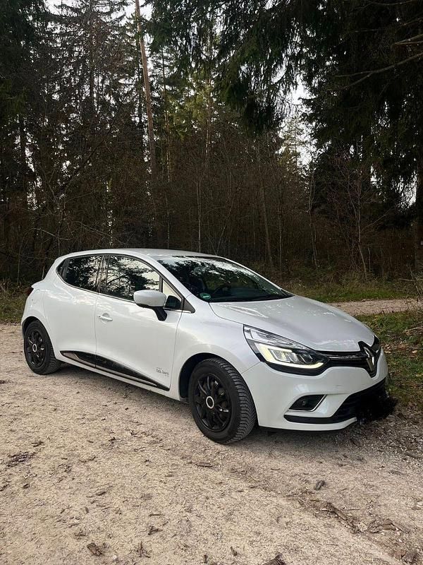 Weiß Gebraucht 2019 Renault Clio IV LIMITED Kleinwagen | 9.900 € (Fairer Preis) - Bild 1/4