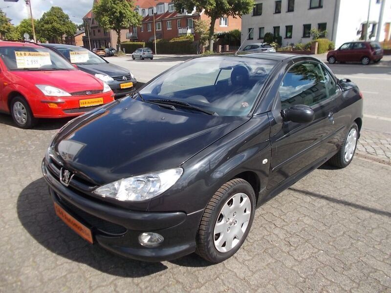 Schwarz Gebraucht 2006 Peugeot 206 CC Filou Cabrio | 2.599 € (Etwas zu teuer) - Bild 1/4