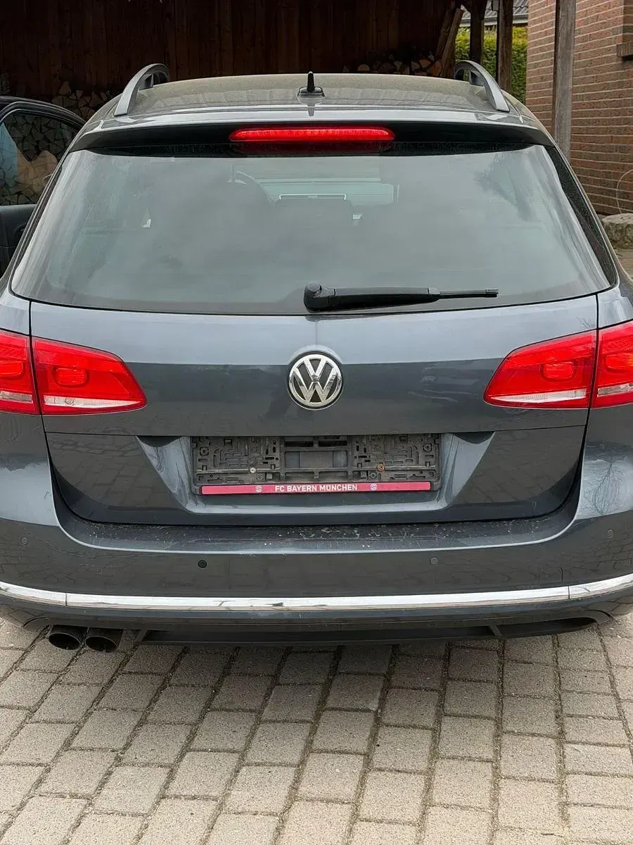 Gebraucht VW Passat Exclusive 140 PS (102 kW) 2012 Grau Limousine